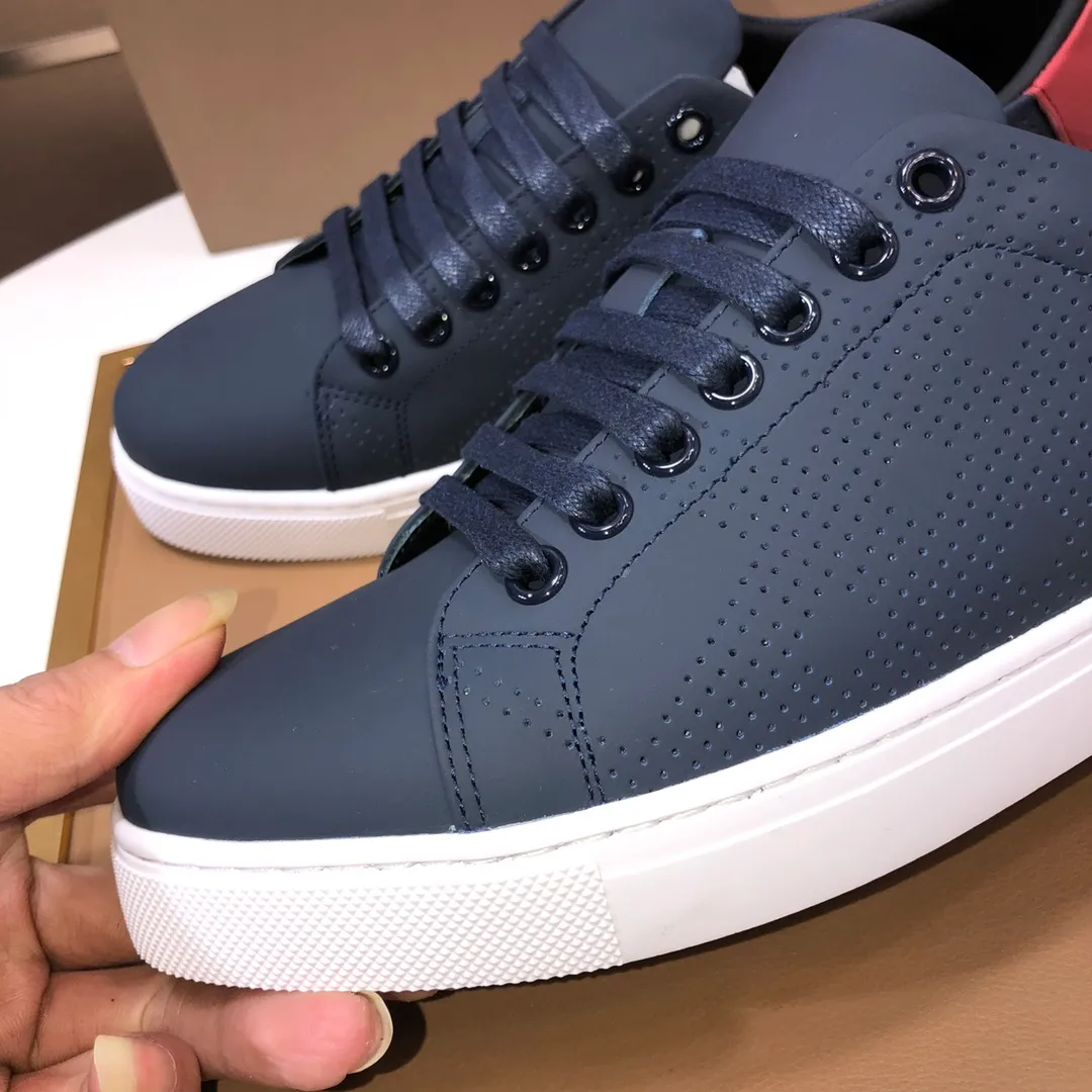 Men's shoes 💰480💰 [Burberry] (cowhide lining) classic low-top sneakers｜Imported cowhide with classic plaid fabric｜Cowhide lining｜Original outsole｜Fine workmanship and comfortable to wear Size: 38-44 (customized at 45)